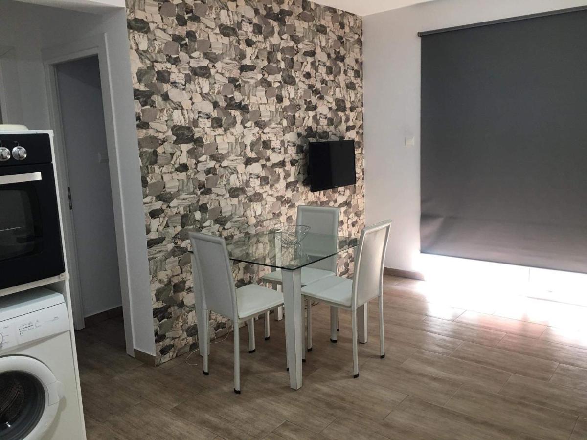 Frangeskos Beach Apartment'S Episkopi Cantonment Eksteriør billede