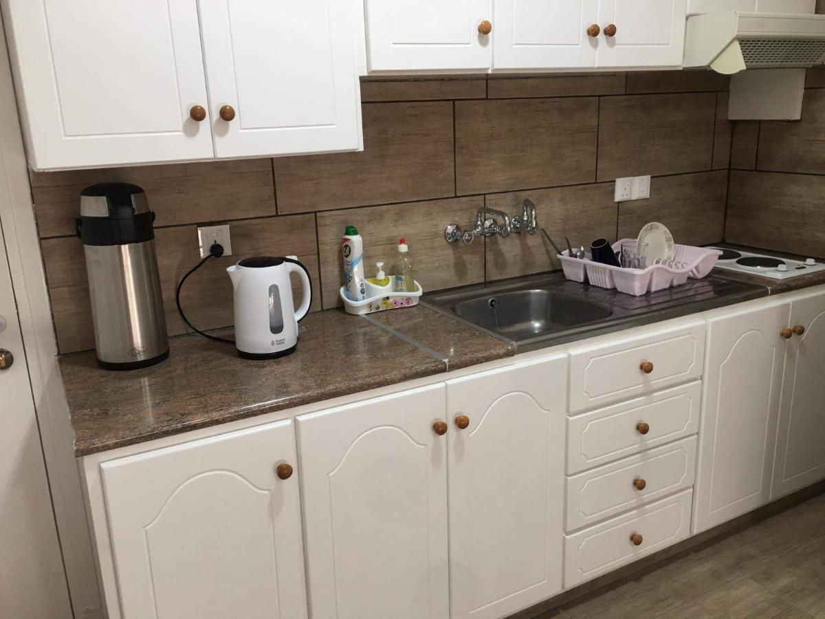 Frangeskos Beach Apartment'S Episkopi Cantonment Eksteriør billede