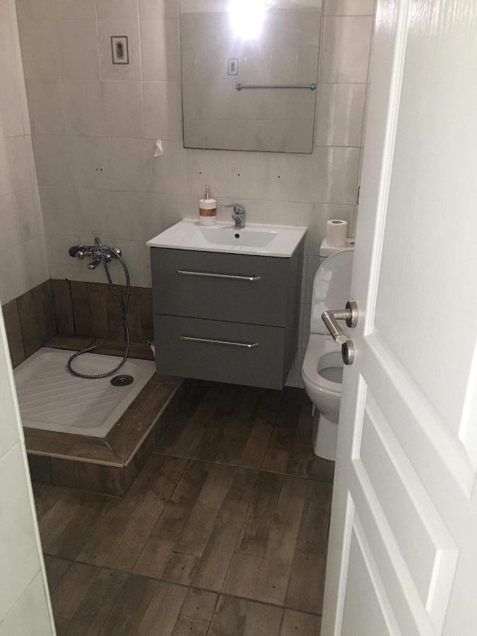 Frangeskos Beach Apartment'S Episkopi Cantonment Eksteriør billede