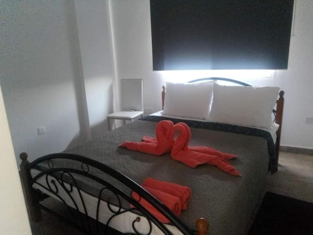 Frangeskos Beach Apartment'S Episkopi Cantonment Eksteriør billede