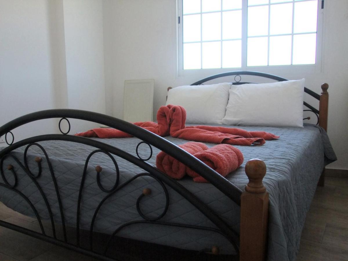 Frangeskos Beach Apartment'S Episkopi Cantonment Eksteriør billede